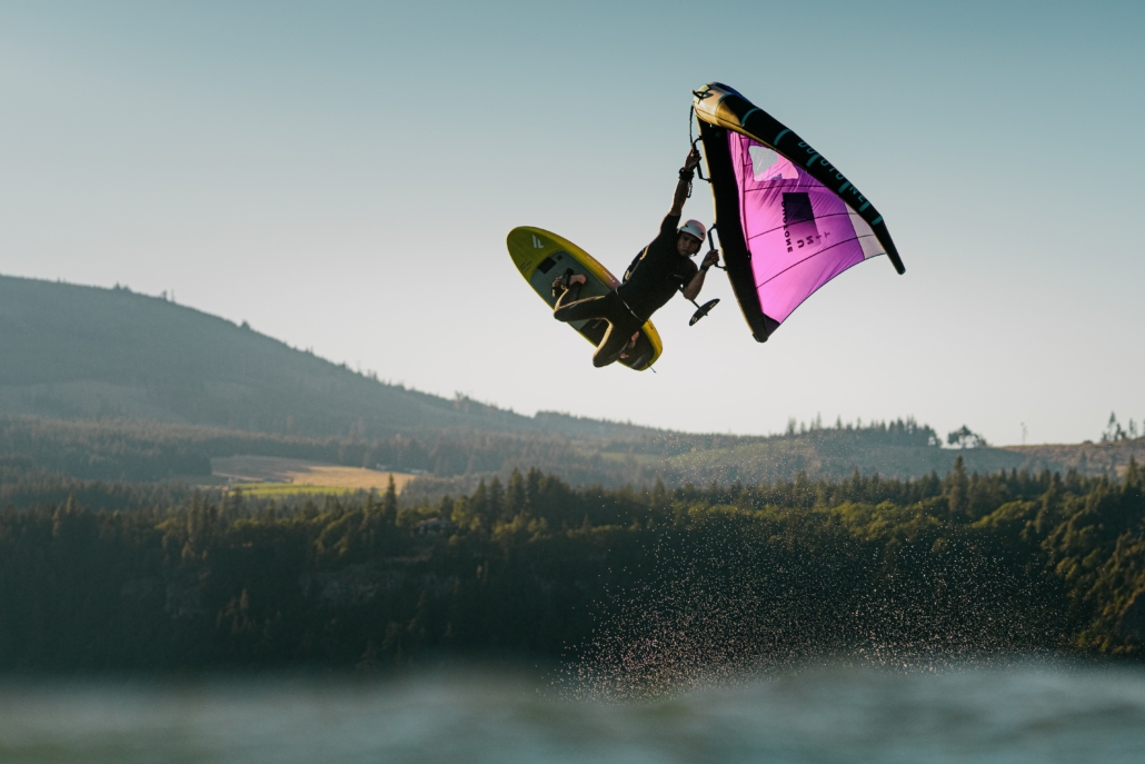 wing_foiling_man_air_bingen_wh